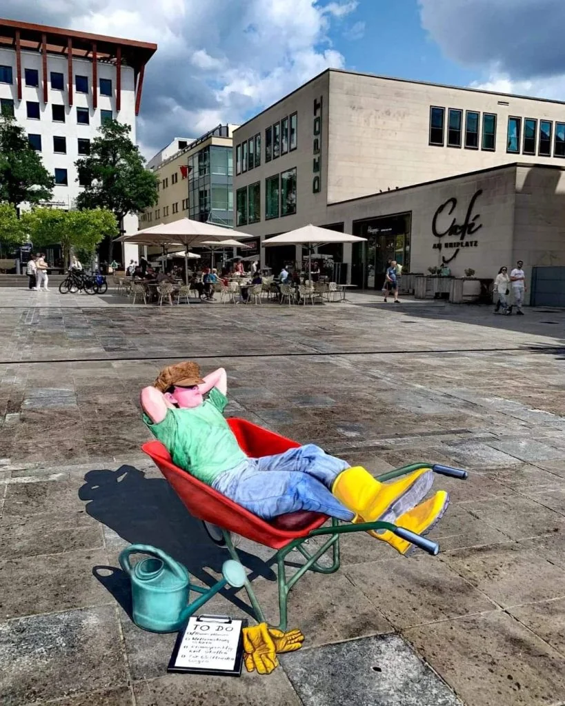 3D Straßenmalerei von Fredda Wouters in der Gartenstadt Fulda " To do - Pause"